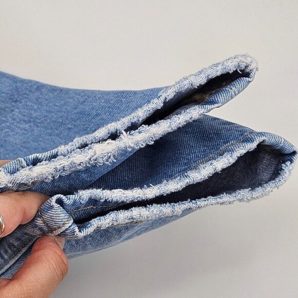 Levi's Premium 501 Crop Jeans In Ojai Ring Women's Size 27 Distressed High Rise - Picture 9 of 16